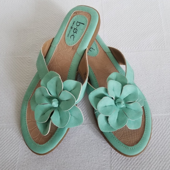 Born Shoes - Born B.O.C. Flower Flip Flops Size 7M